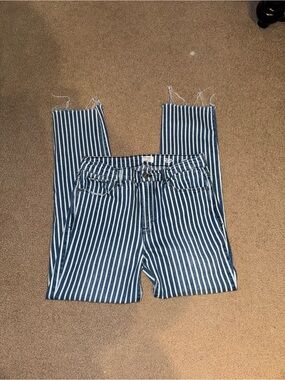 Stripped Jeans